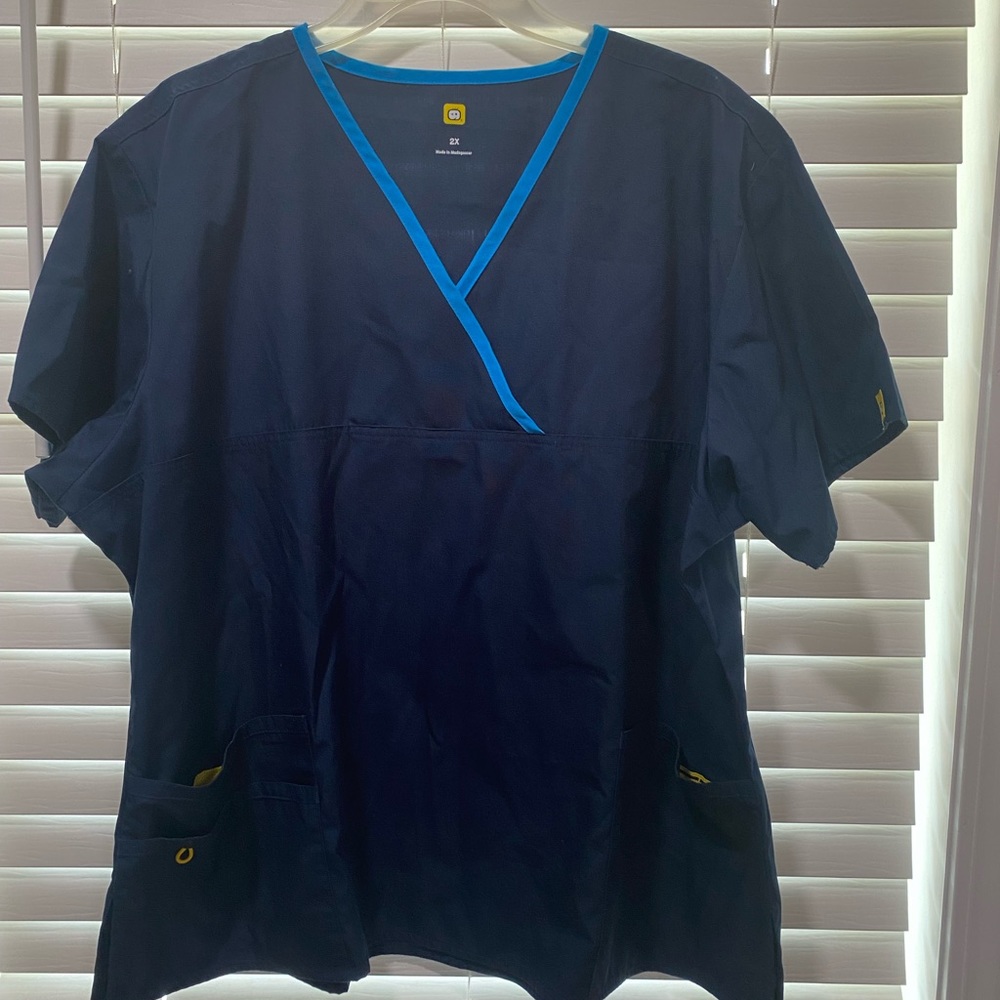 WonderWink scrub top